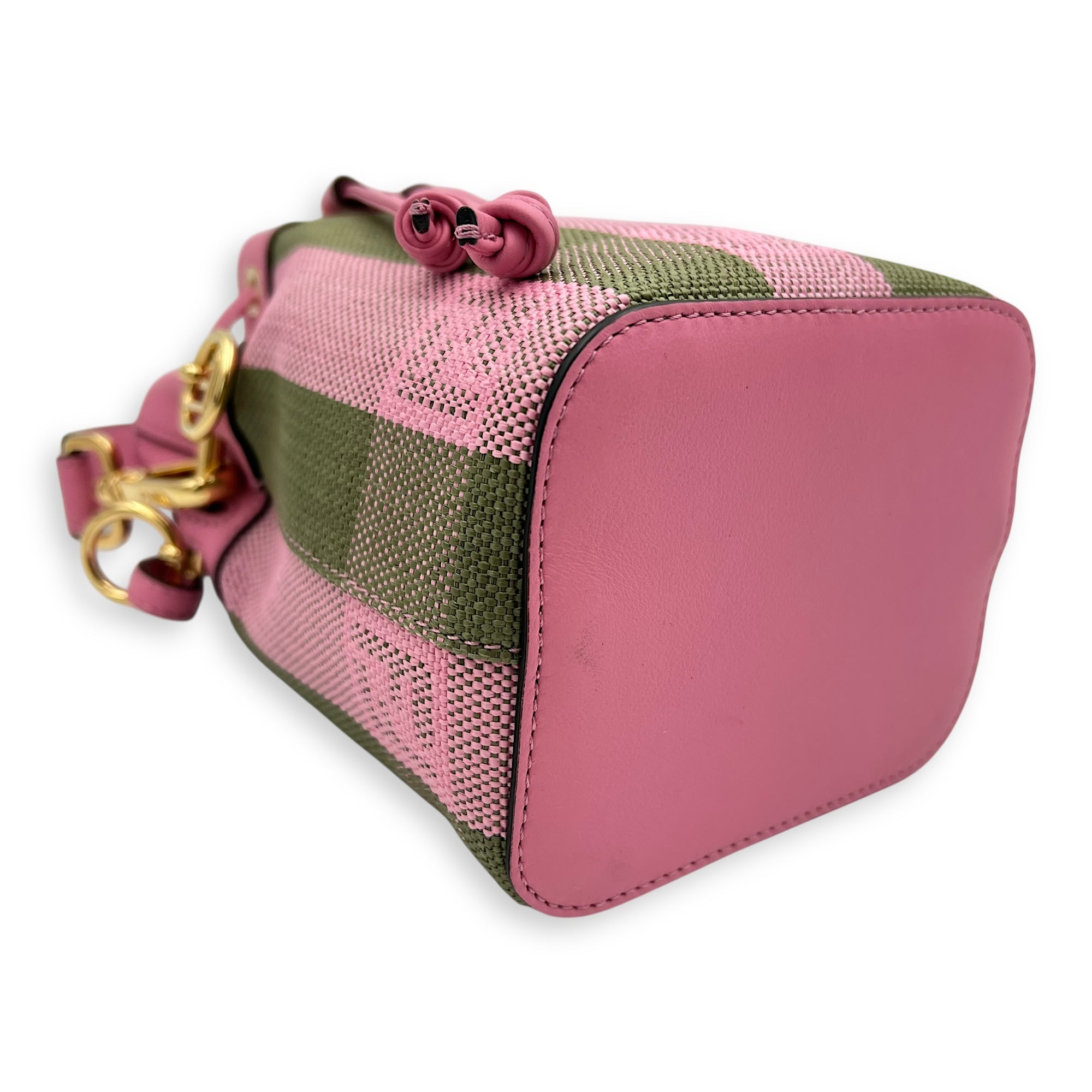 Fendi Mon Tresor Mini Pink Bucket Bag in Raffia, Gold hardware_9