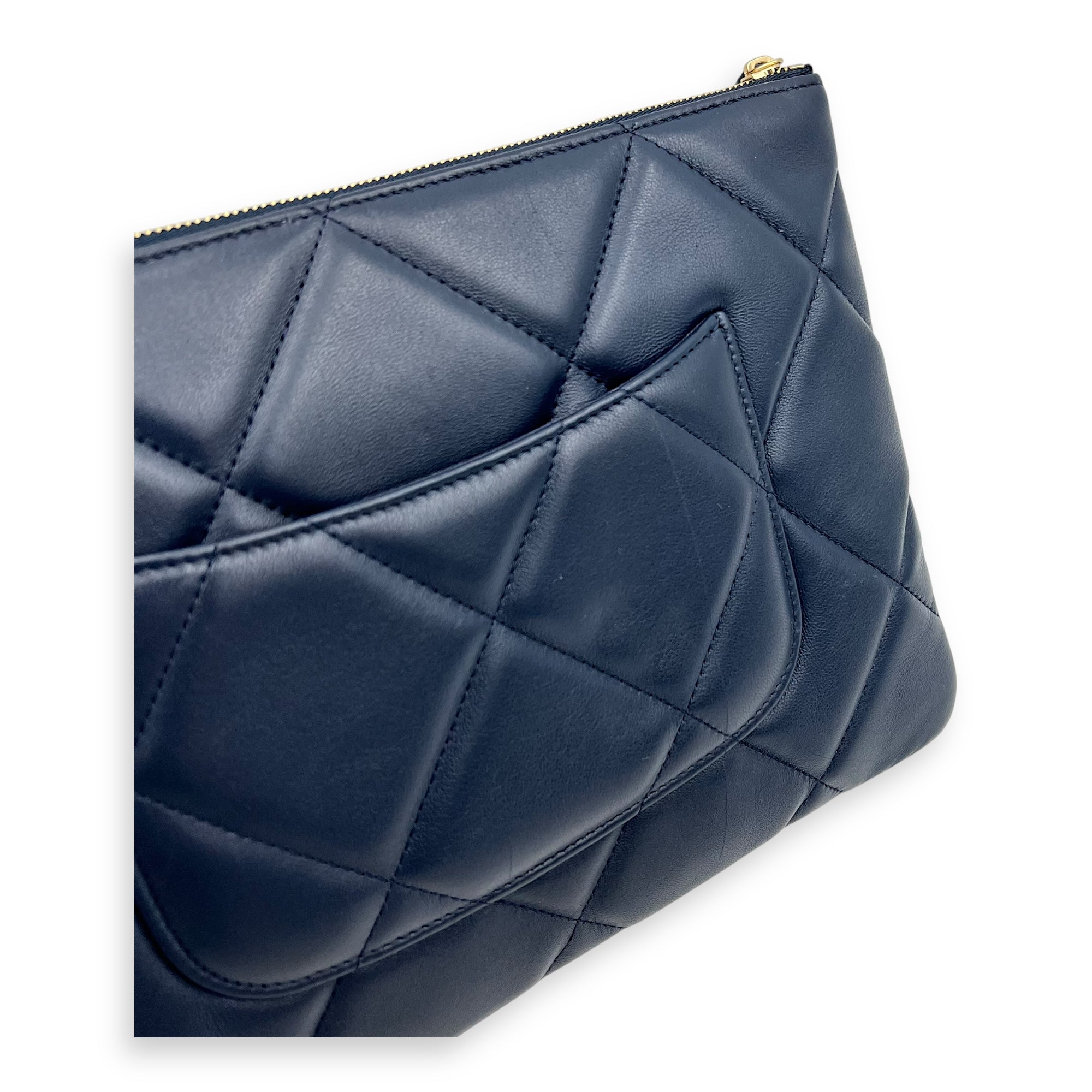 Chanel C19 Blue Pouch in Lambskin, Gold hardware_5