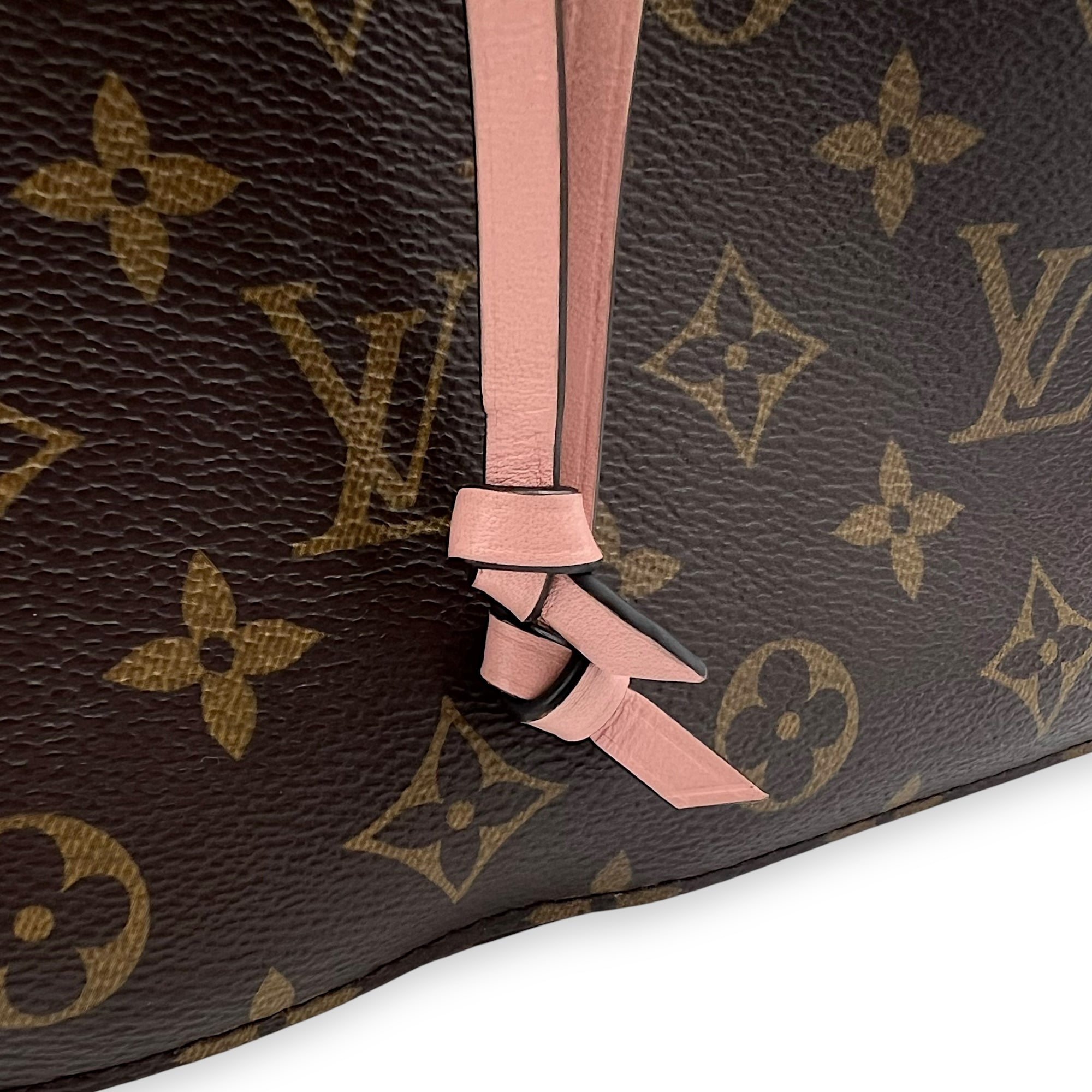 Louis Vuitton NeoNoe MM Brown Bucket Bag in Monogram Coated Canvas, Gold hardware_7