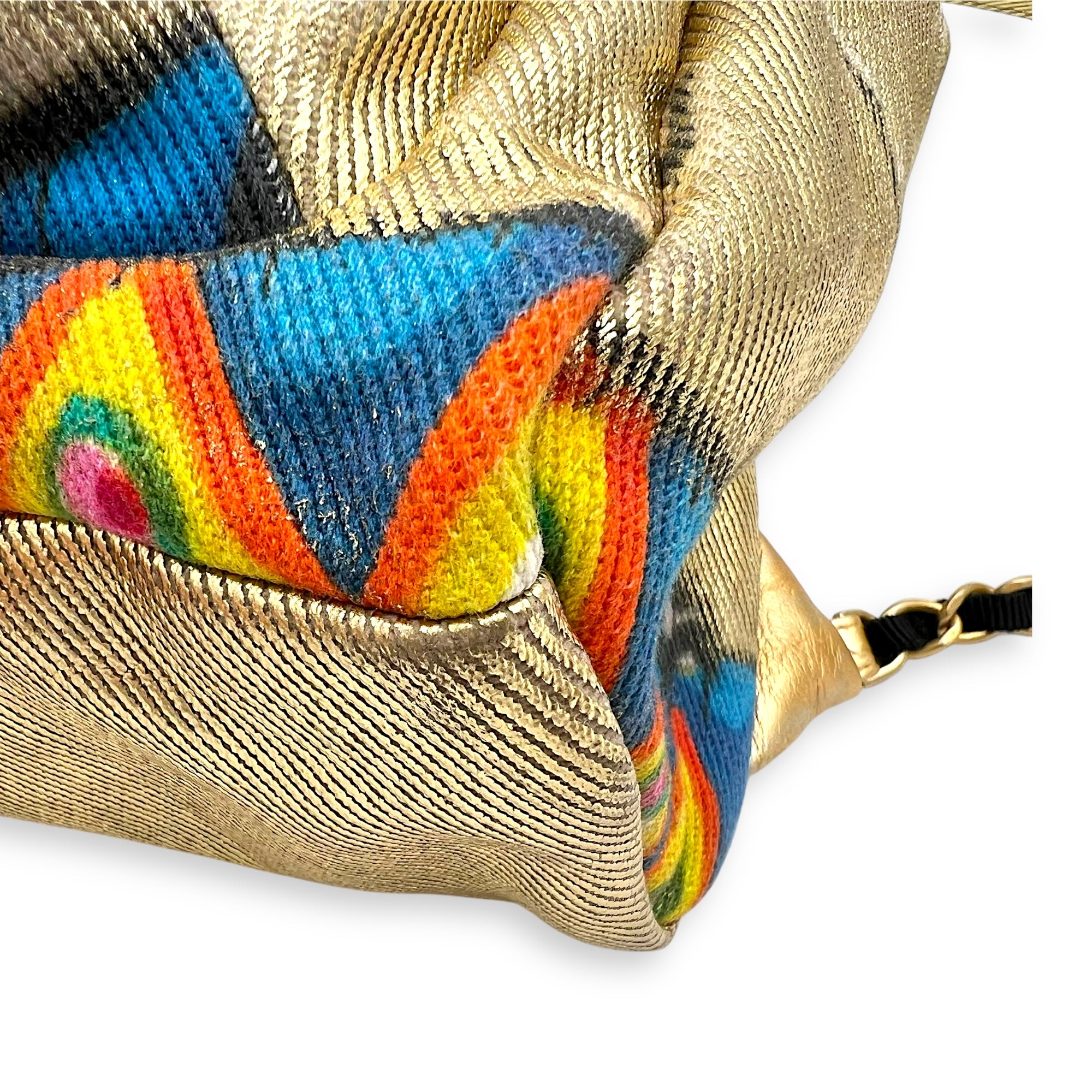 Chanel Grafitti Backpack Gold in Canvas, Gold hardware_7