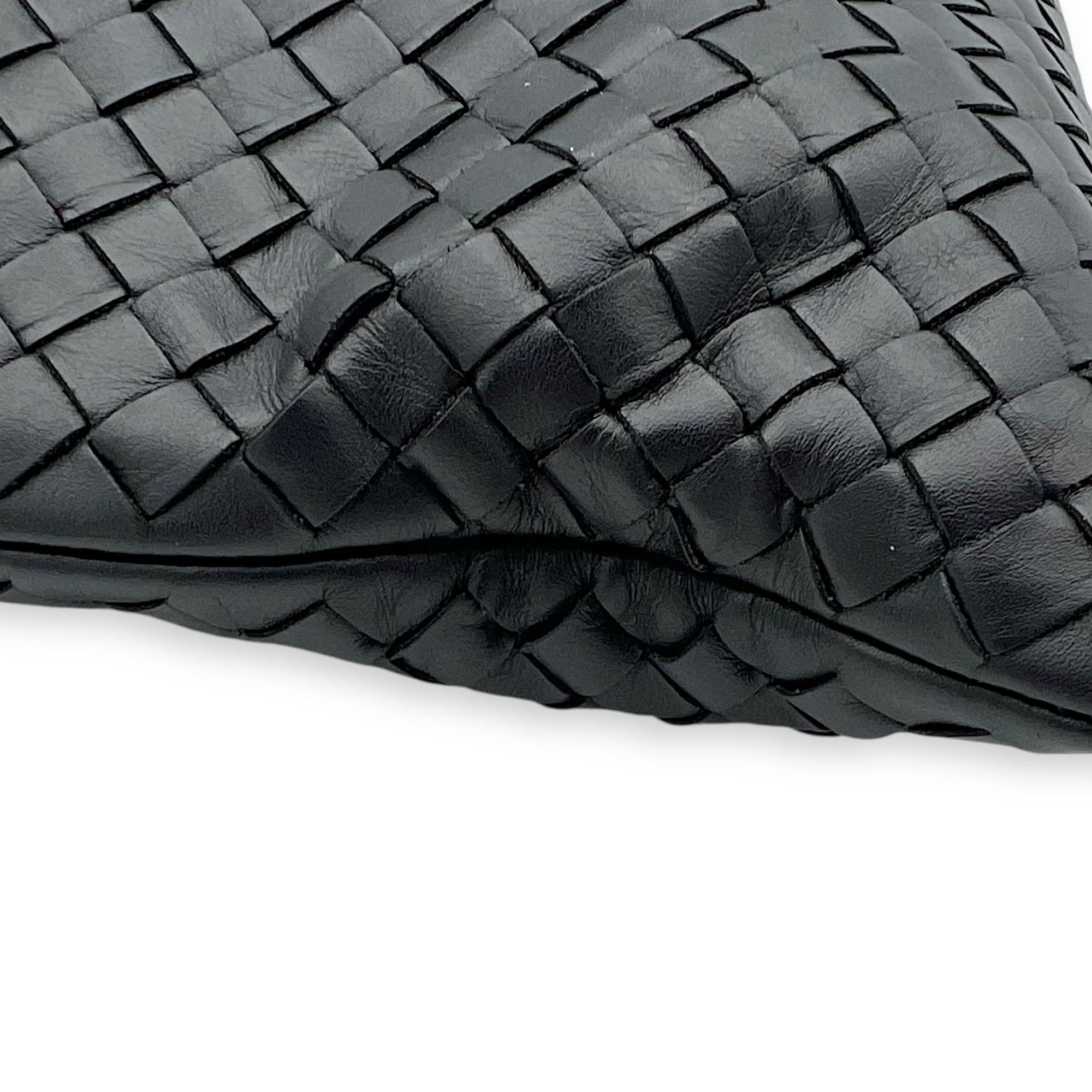 Bottega Veneta Intrecciato Pouch Black in Lambskin, Silver hardware_7