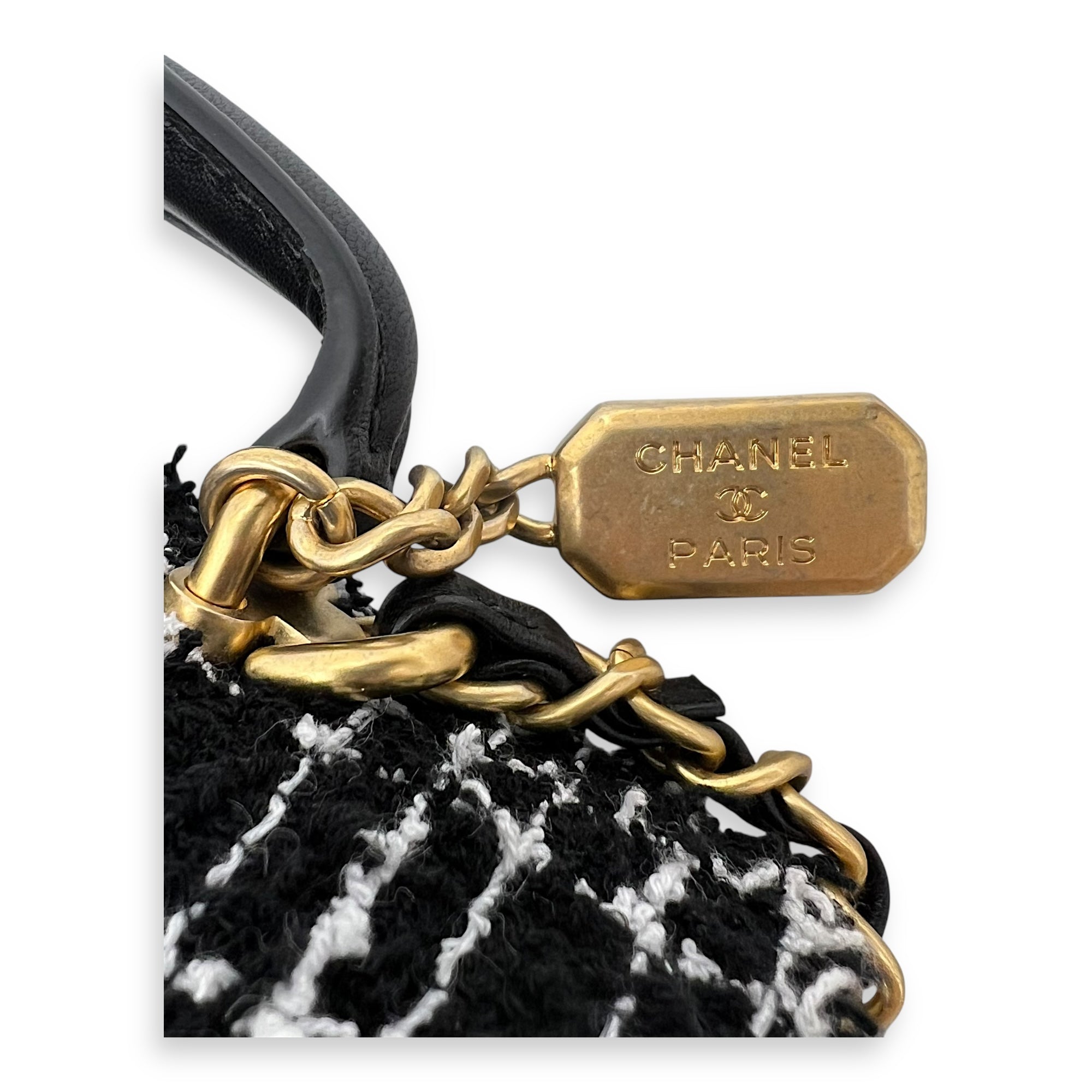 Chanel CC Black Top Handle Bag in Tweed, Gold hardware_7