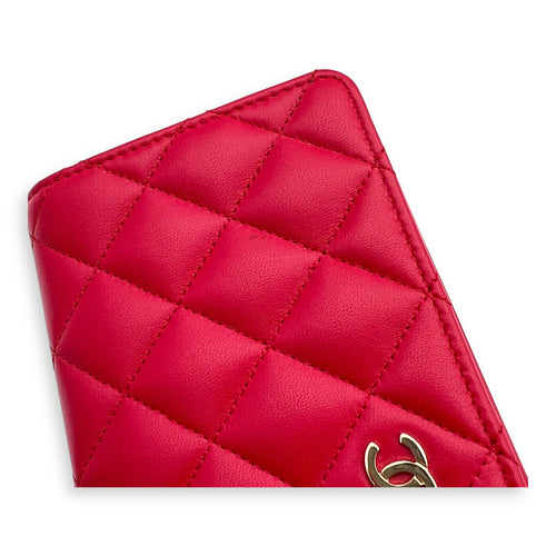 Chanel Classic Wallet Red in Lambskin, Gold hardware_5