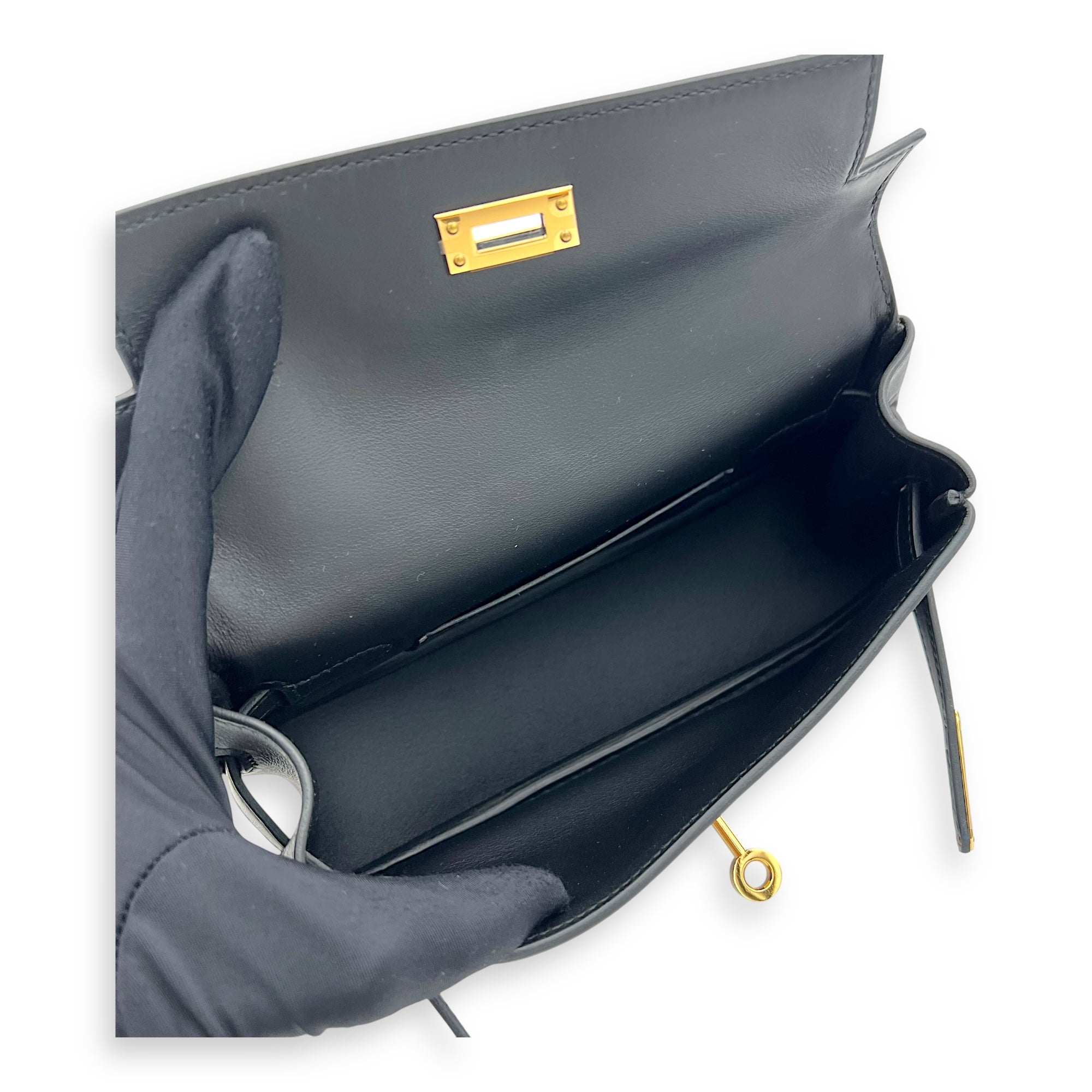 Hermès Kelly Moove Black in Swift, Gold hardware_7