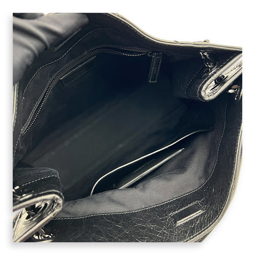 Saint Laurent Niki Tote Bag Black in Calfskin, Lacquered Metal hardware_7