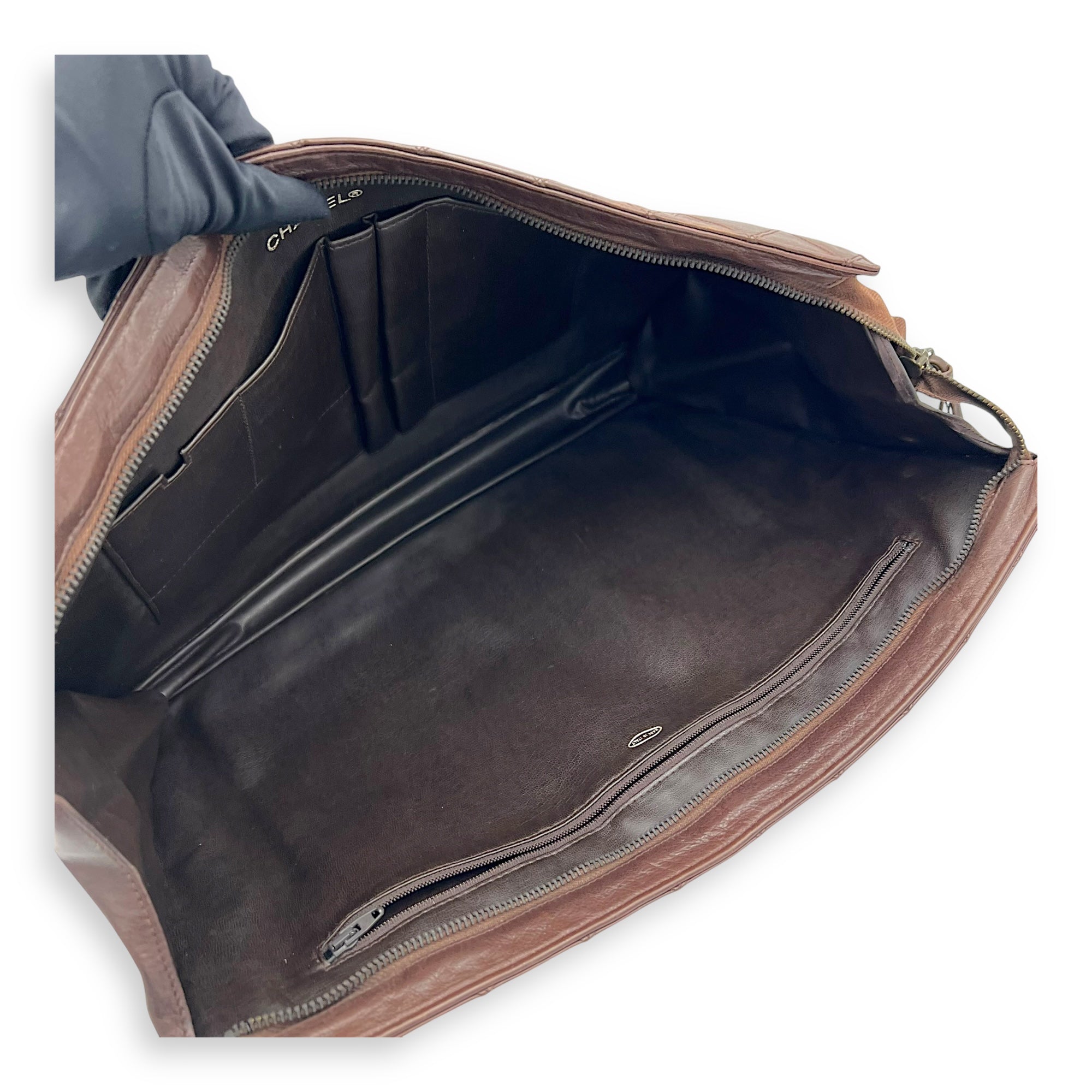 Chanel Vintage Pouch Brown in Calfskin, Antique Brass hardware_7
