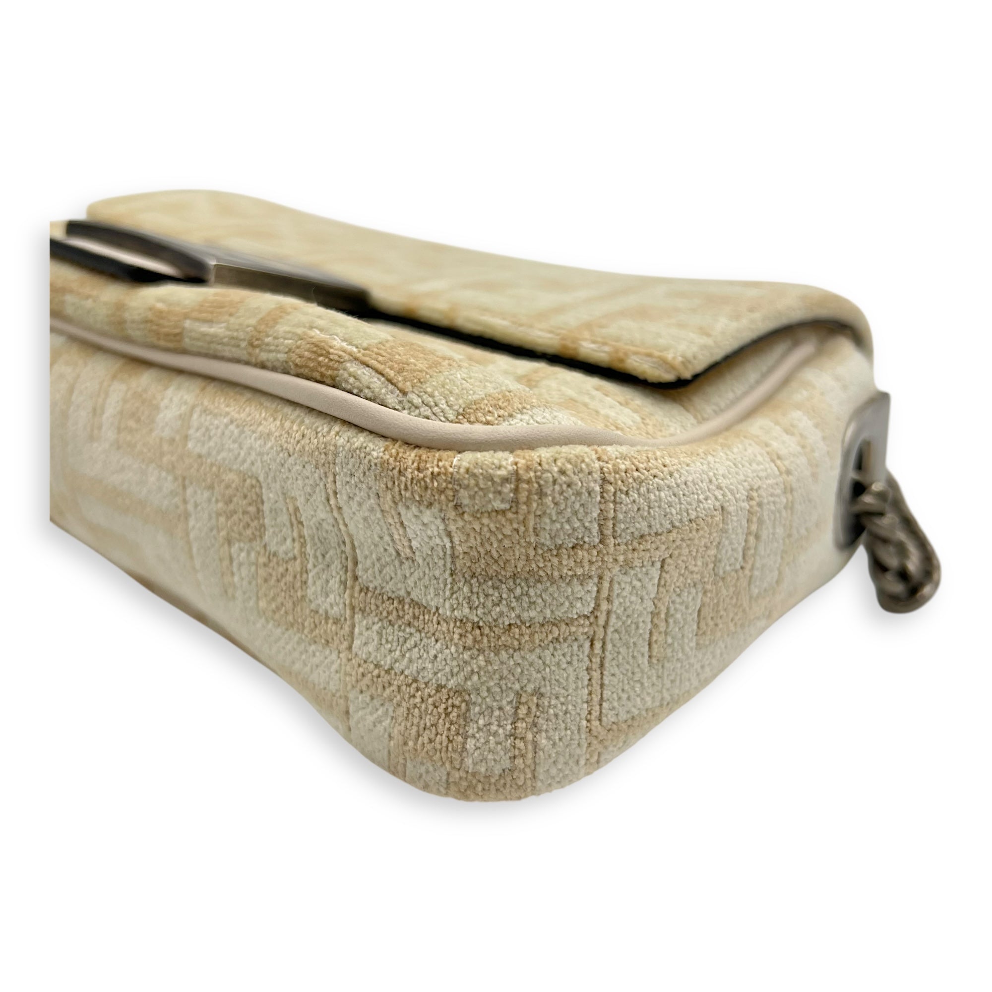 Fendi Baguette Shoulder Bag Beige in Velvet, Silver hardware_7