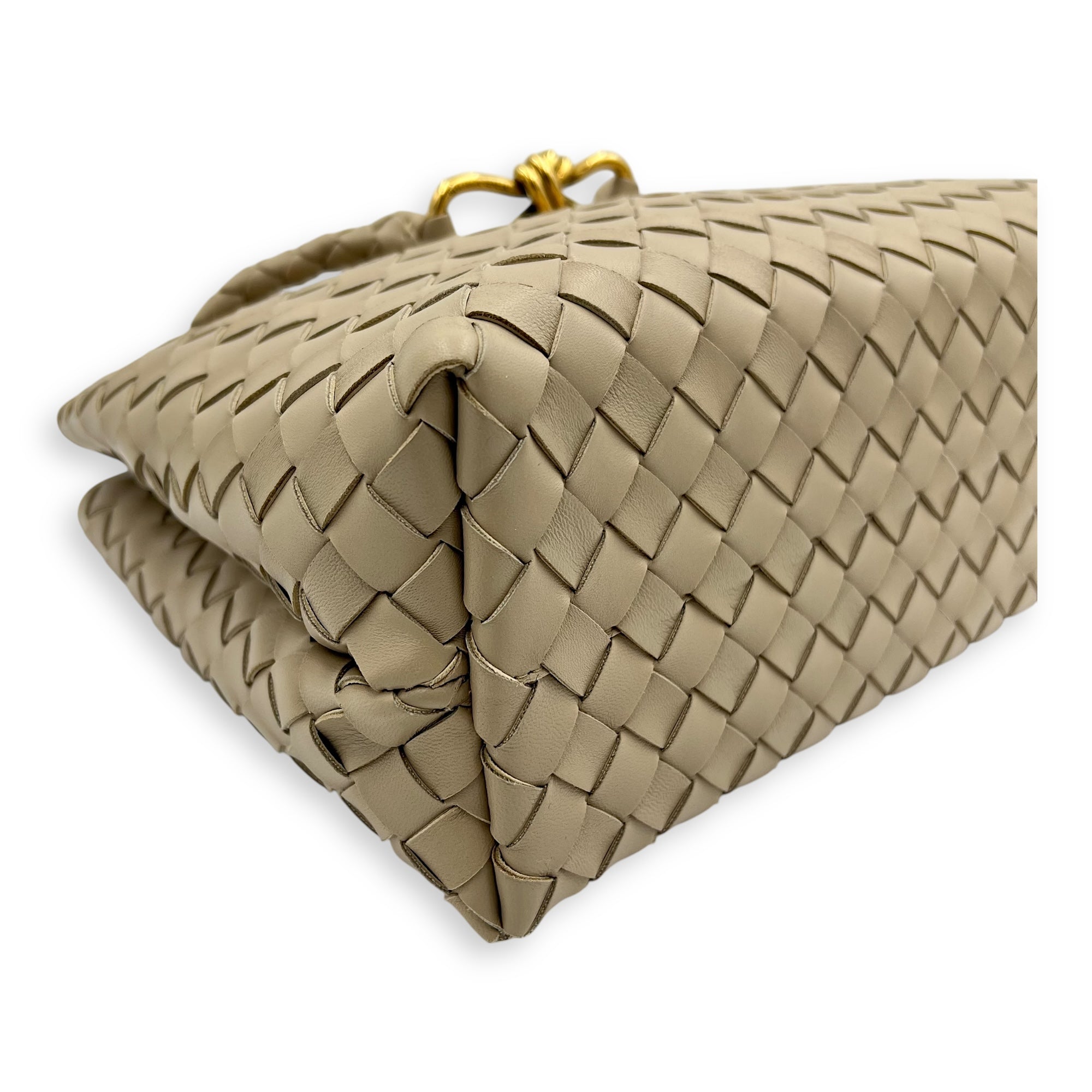 Bottega Veneta Andiamo Medium Beige Top Handle Bag in Calfskin, Gold hardware_9