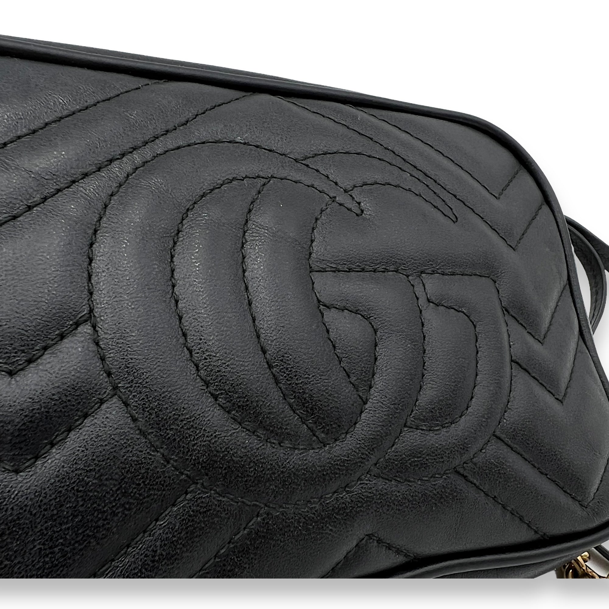 GG Marmont Mini Black Crossbody Bag in Calfskin, Gold hardware