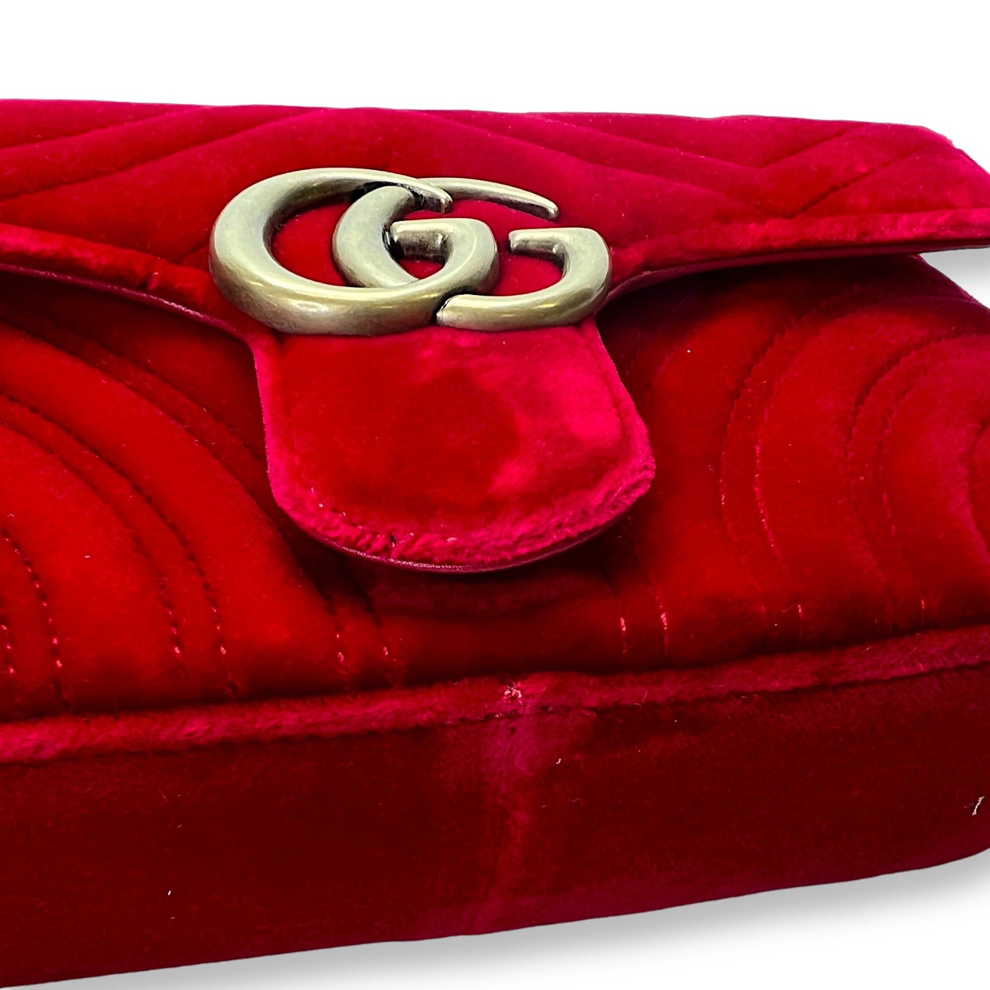 GG Marmont Mini Red Shoulder Bag in Velvet, Gold hardware