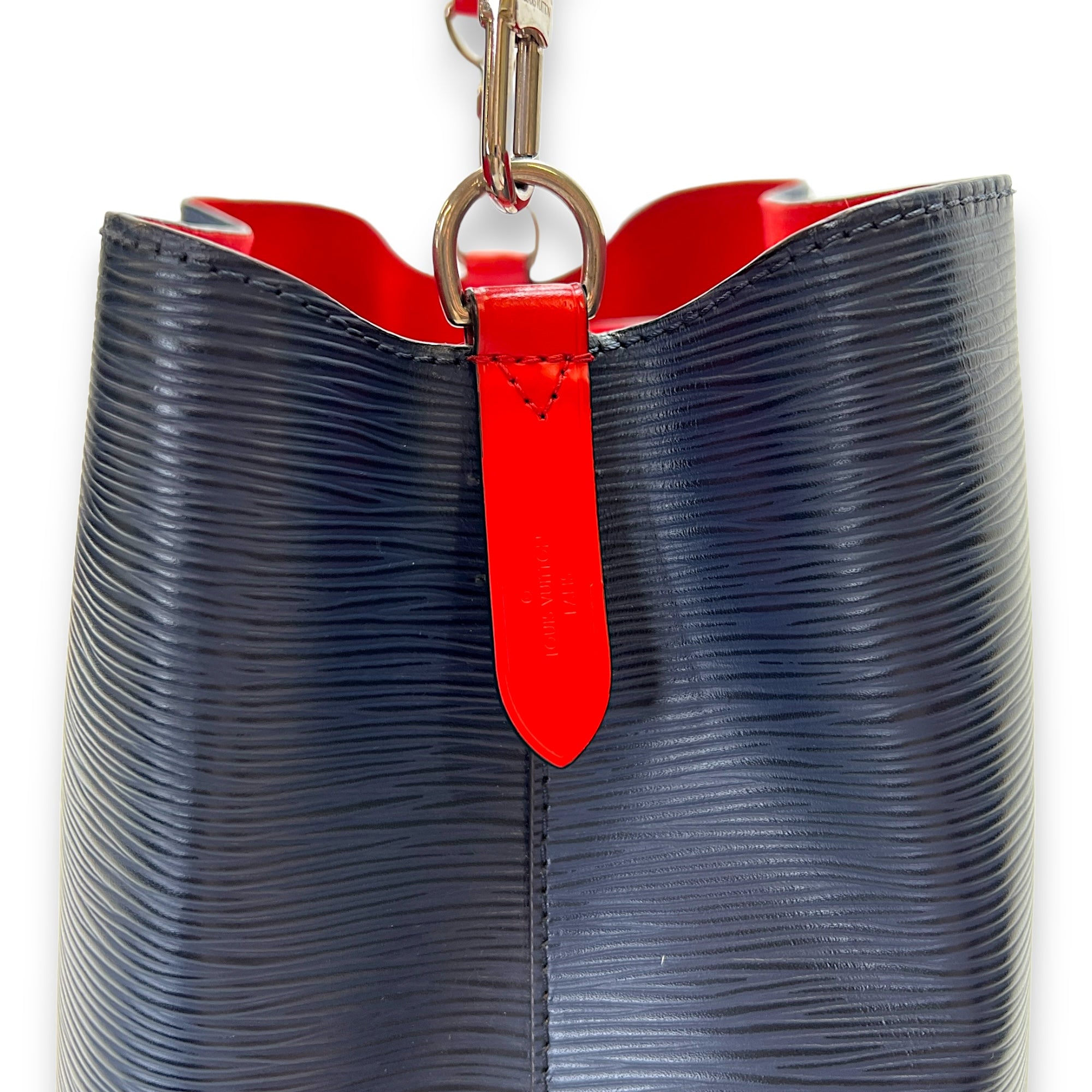 NeoNoe MM Navy Bucket Bag in Epi Leather, Silver hardware