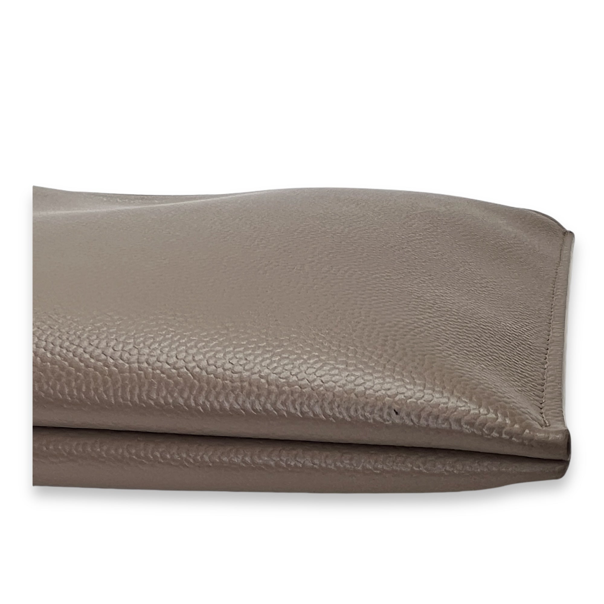 Paris Zipped Beige Pouch in Calfskin, Silver hardware