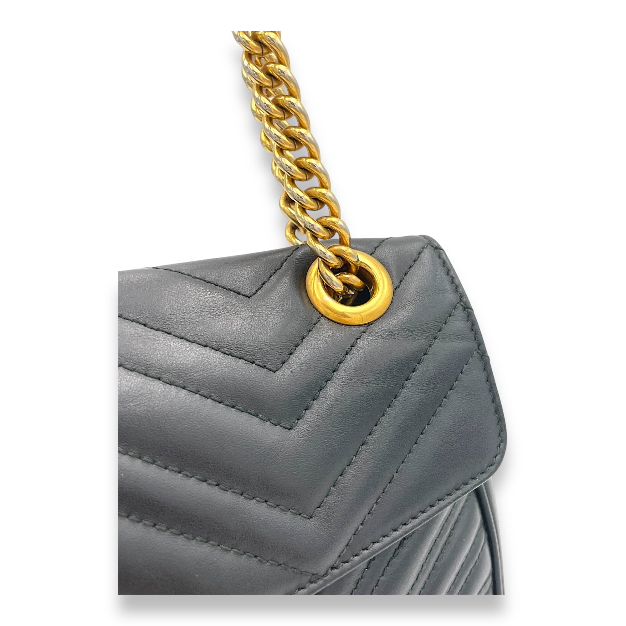 GG Marmont Black Shoulder Bag in Calfskin, Gold hardware