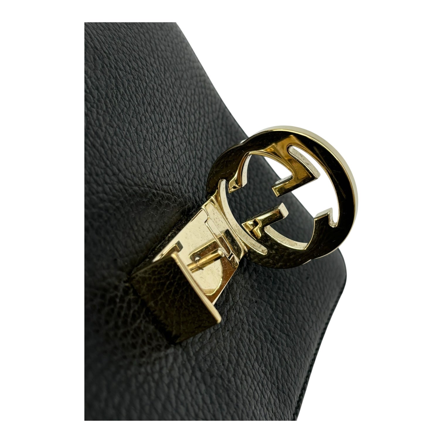 Interlocking G Shoulder Bag Black in Calfskin, Gold hardware