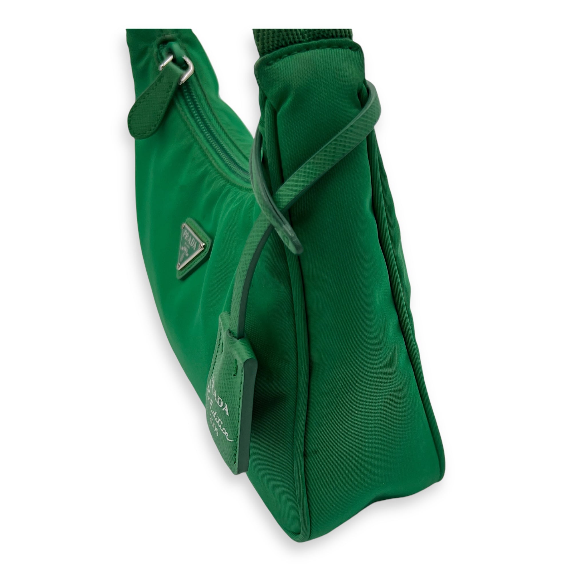 Re-Edition 2000 Shoulder Bag Green in Nylon, Silver hardware