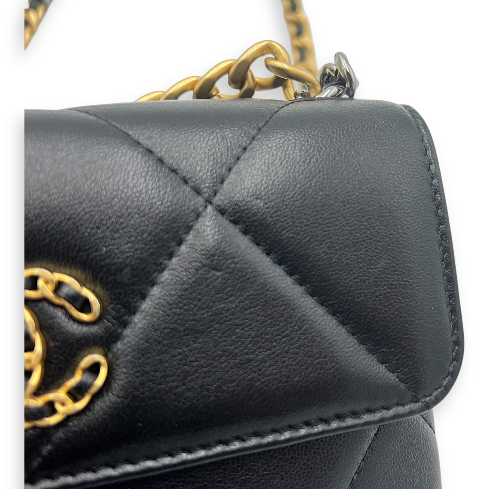 Chanel C19 Chain Pouch Black Crossbody Bag in Lambskin, Mixed hardware_8