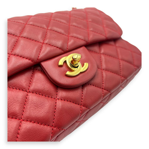 Chanel Cruise Charm Shoulder Bag Red in Lambskin, Gold hardware_8