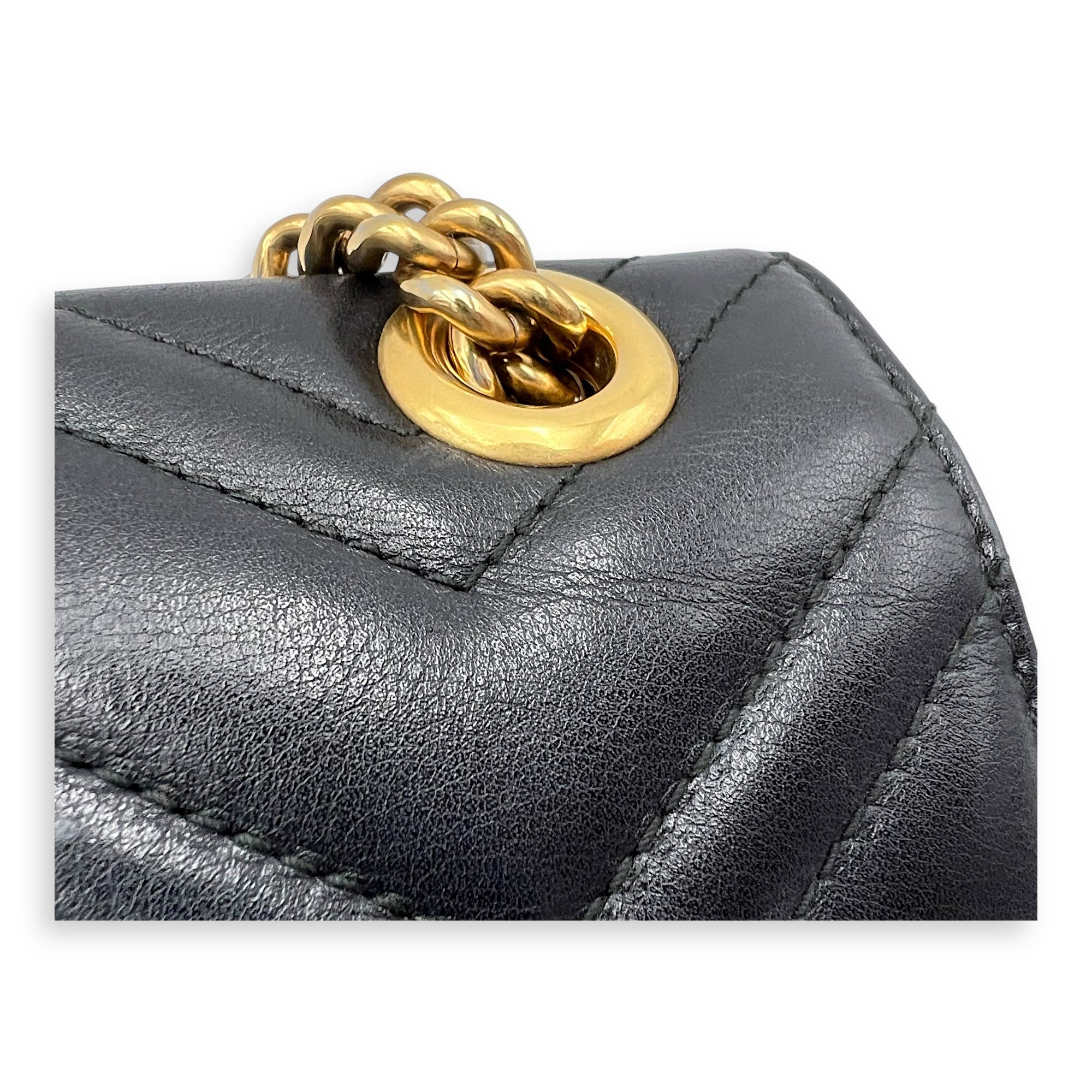 Gucci GG Marmont Mini Black Shoulder Bag in Calfskin, Gold hardware_8