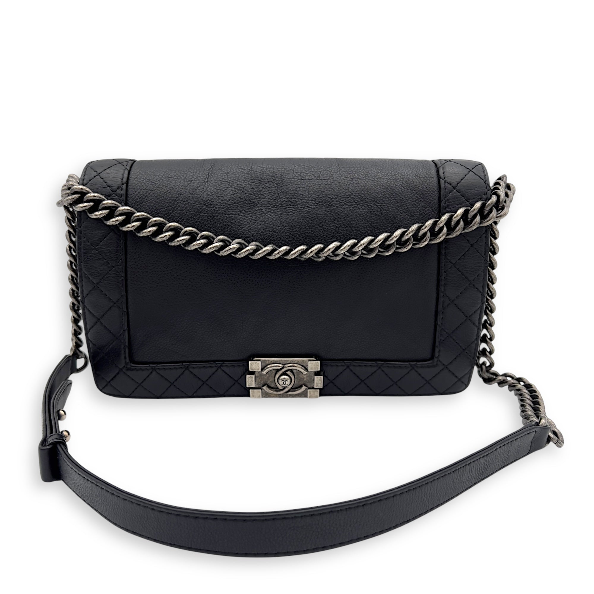 Chanel Boy Black Shoulder Bag in Calfskin, Ruthenium hardware_4