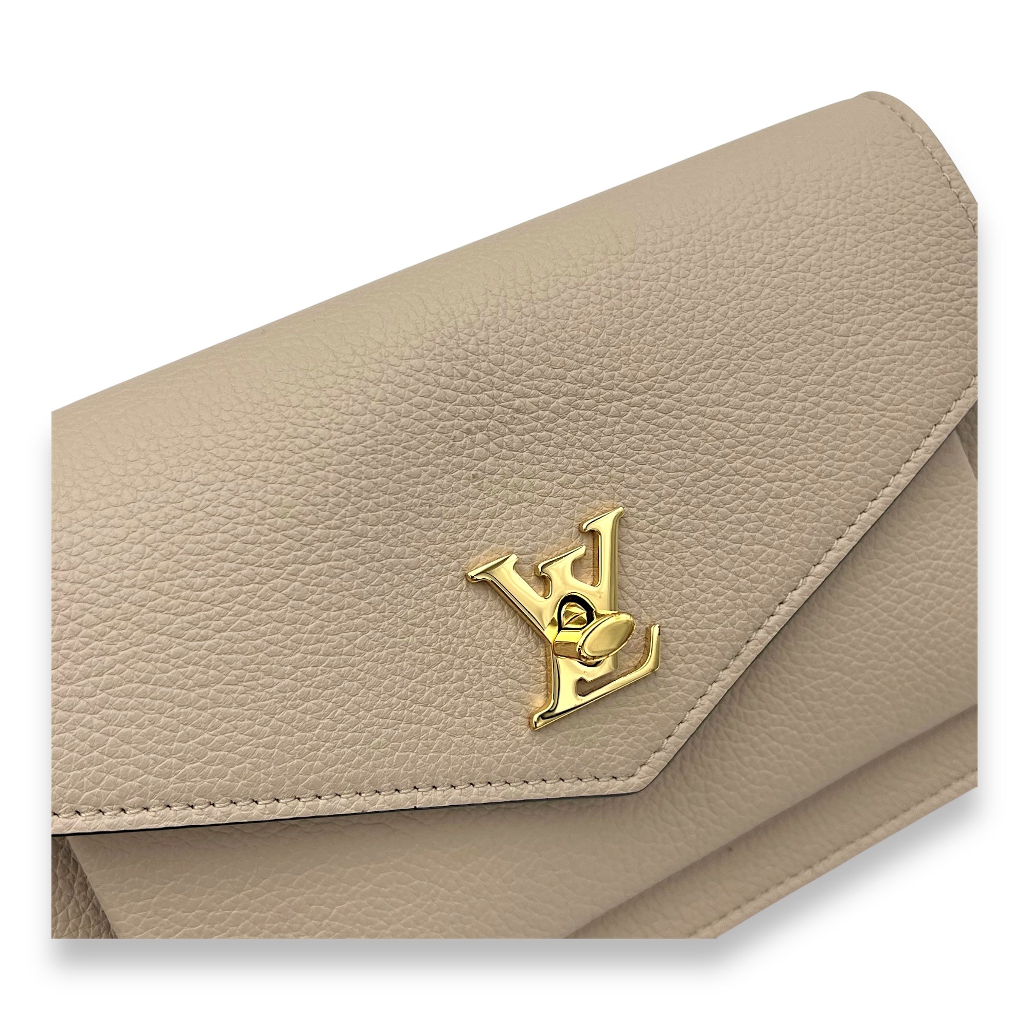 Louis Vuitton LockMe Wallet On Chain Beige in Calfskin, Gold hardware_8