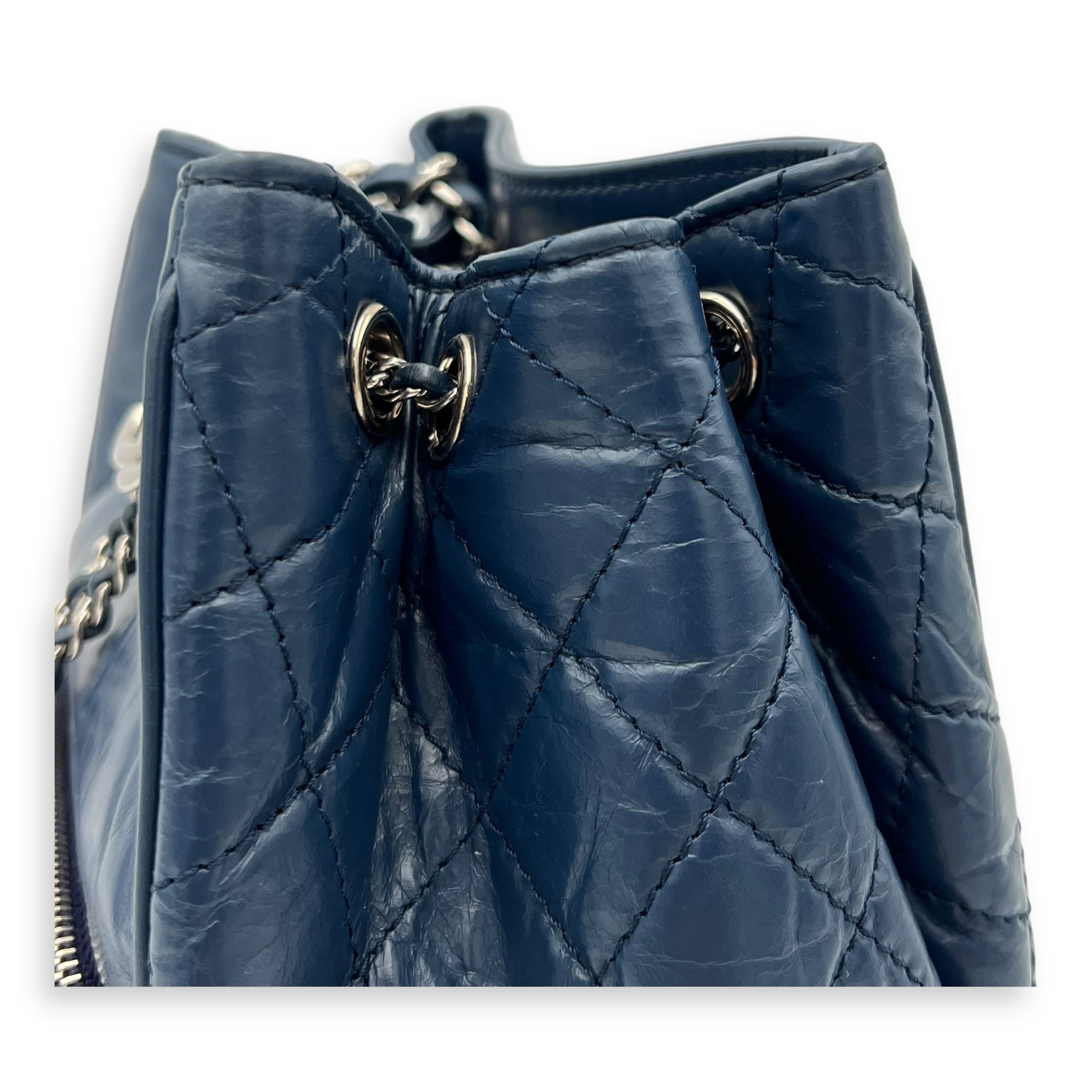 Chanel Quilted Seasonal Bucket Bag Blue in Calfskin, Gold hardware_8