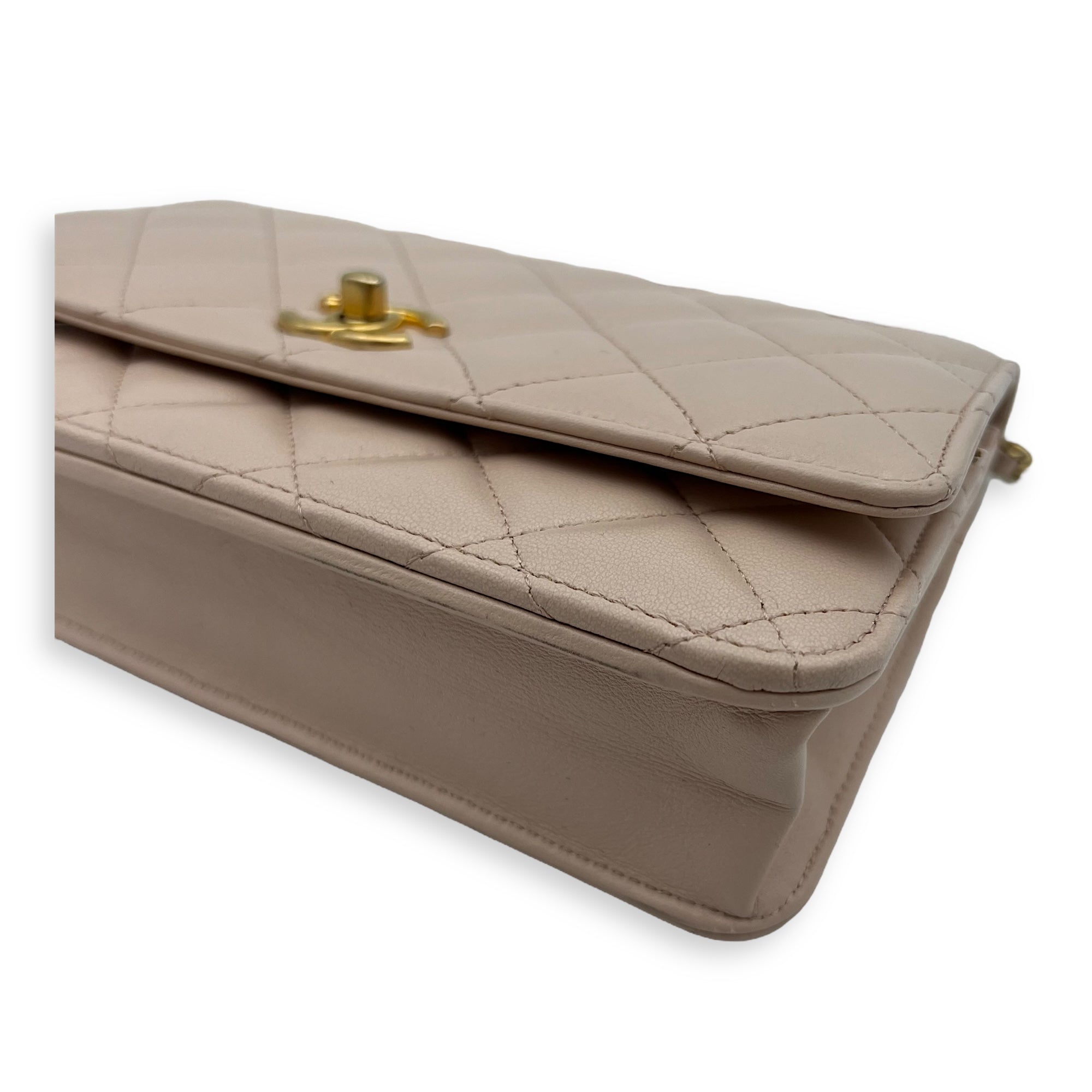 Chanel 22C Pink Wallet On Chain in Lambskin, Gold hardware_7
