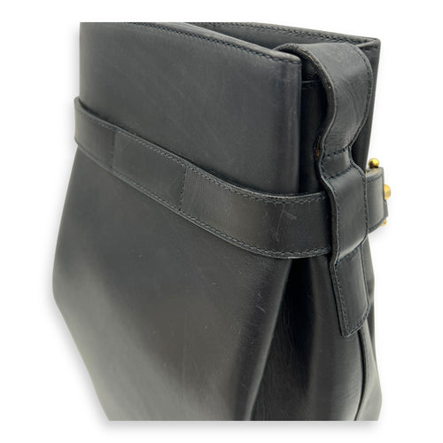 Salvatore Ferragamo Gancini Shoulder Bag Black in Calfskin, Gold hardware_8