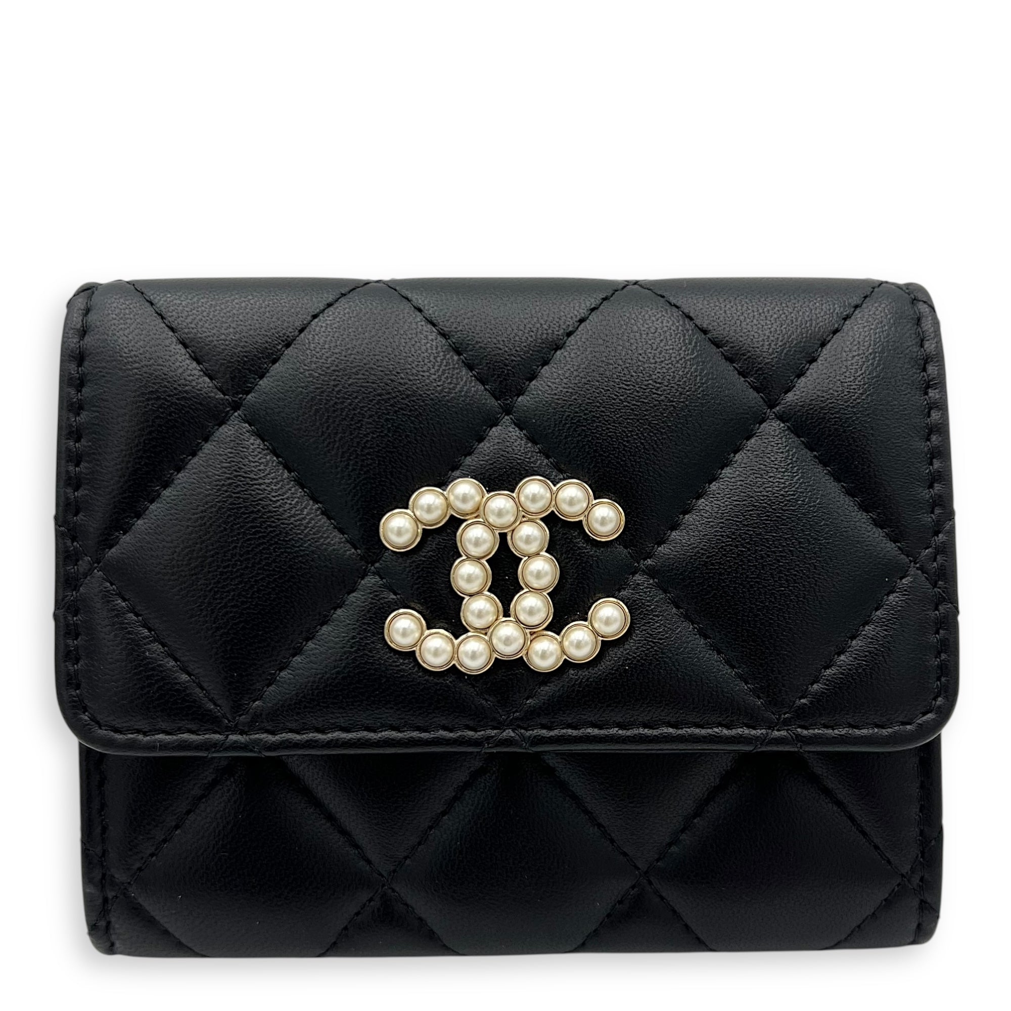 Chanel Pearl wallet Wallet Small Black in Lambskin, Gold hardware_1