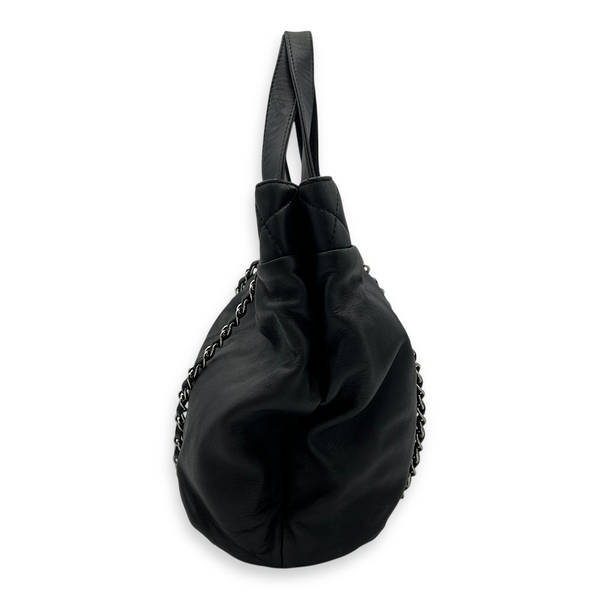 Chanel CC Tote Bag Black in Lambskin, Silver hardware_4