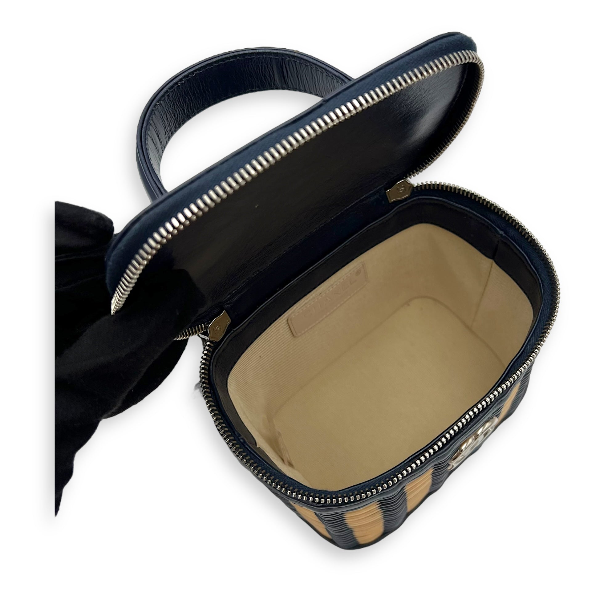 Chanel Vanity Crossbody Bag Blue in Rattan, Gold hardware_8