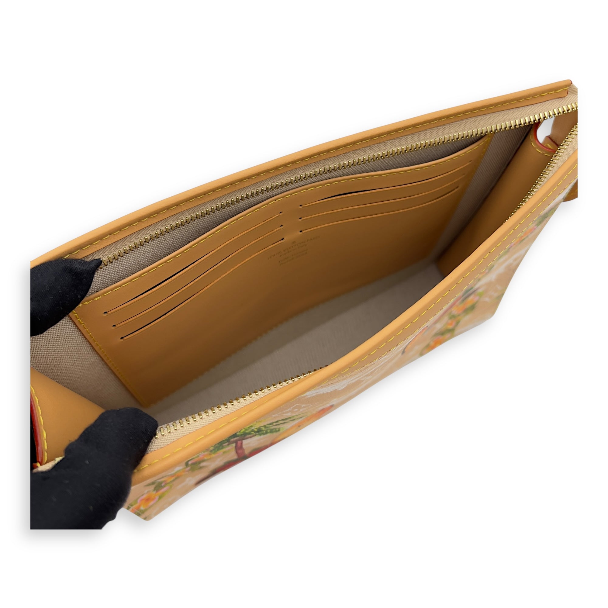 Louis Vuitton Pochette Voyage Pre-Fall 2024 MM Beige Clutch in Coated Canvas, Gold hardware_8