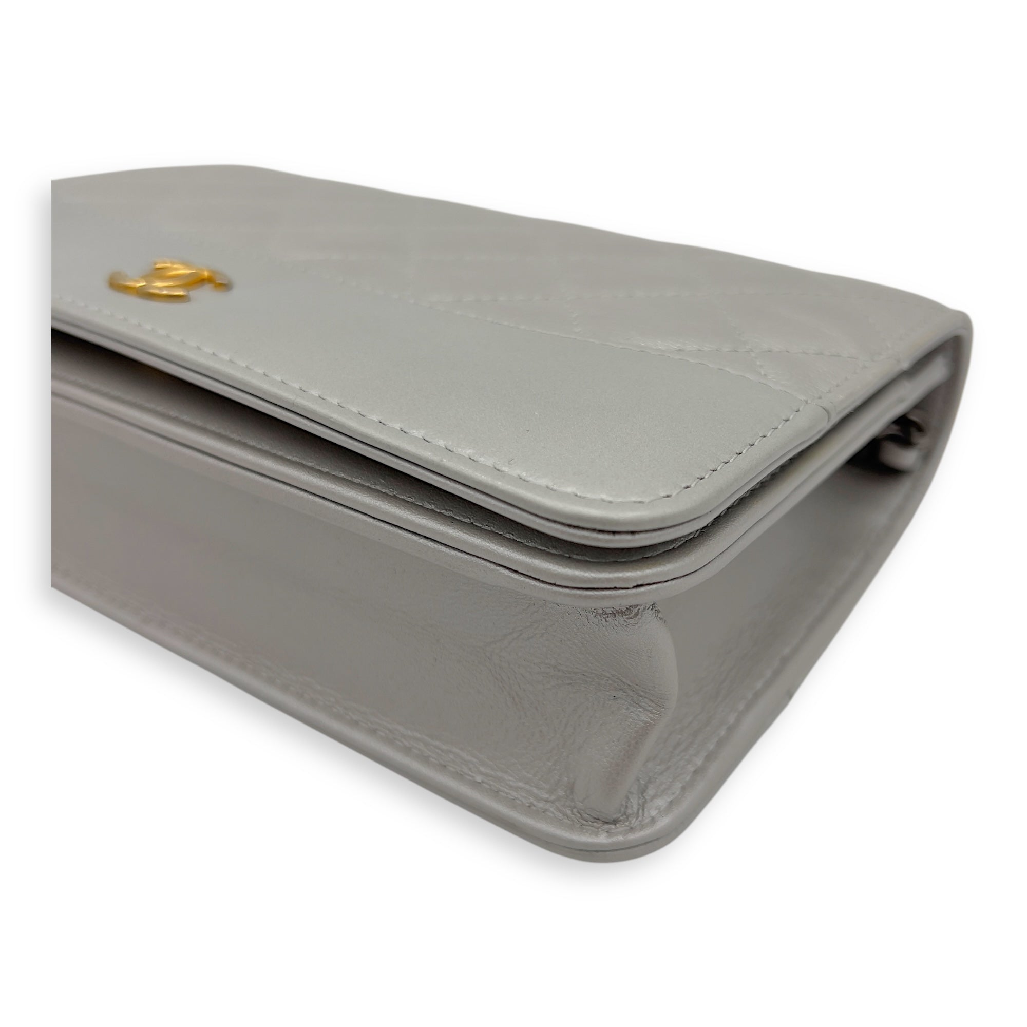 Chanel Gabrielle Wallet On Chain Pearly in Lambskin, Gold hardware_6
