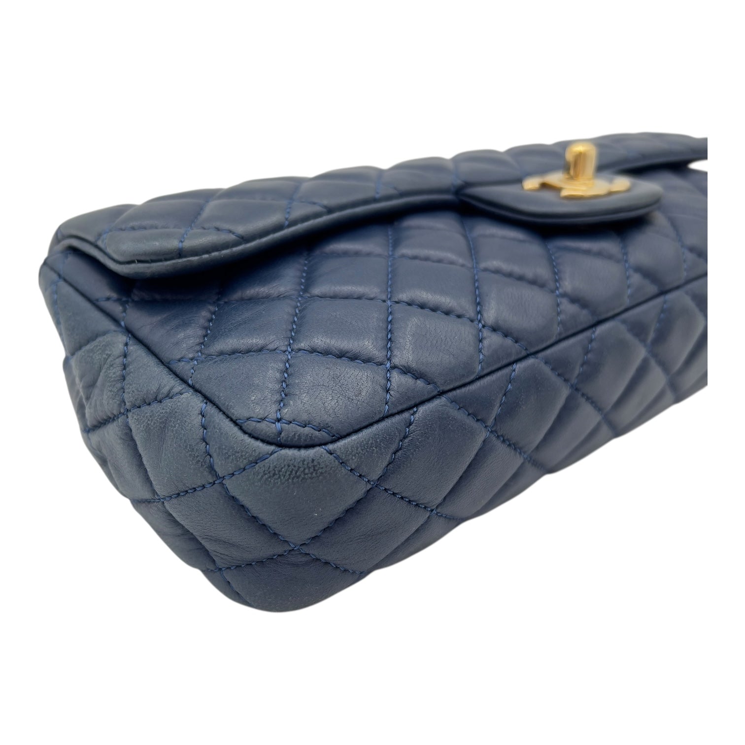 Chanel Valentine Charm Blue Shoulder Bag in Lambskin, Gold hardware_6