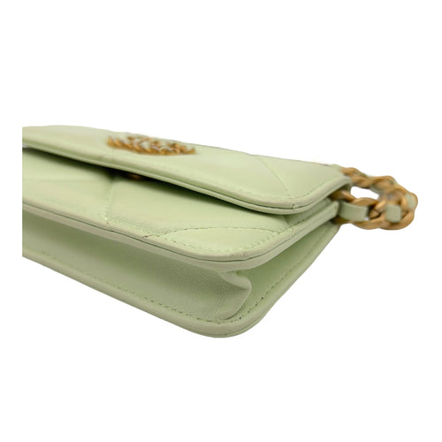 Chanel C19 Wallet On Chain Green in Lambskin, Mixed hardware_10