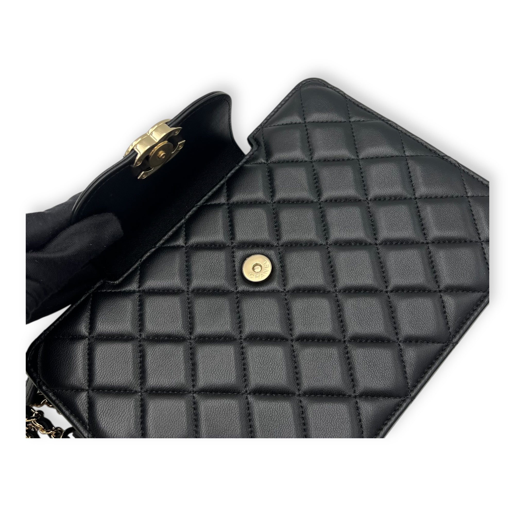 Chanel CC Clutch Black in Lambskin, Gold hardware_8