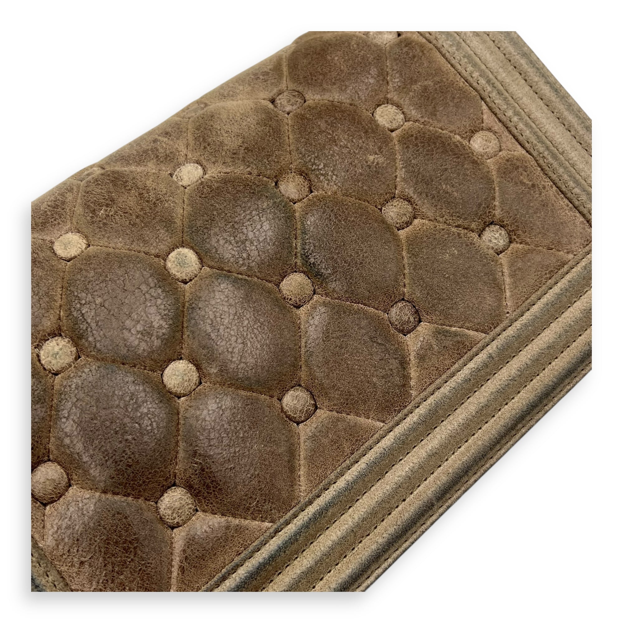 Chanel Boy Shoulder Bag Brown in Suede Leather, Ruthenium hardware_8