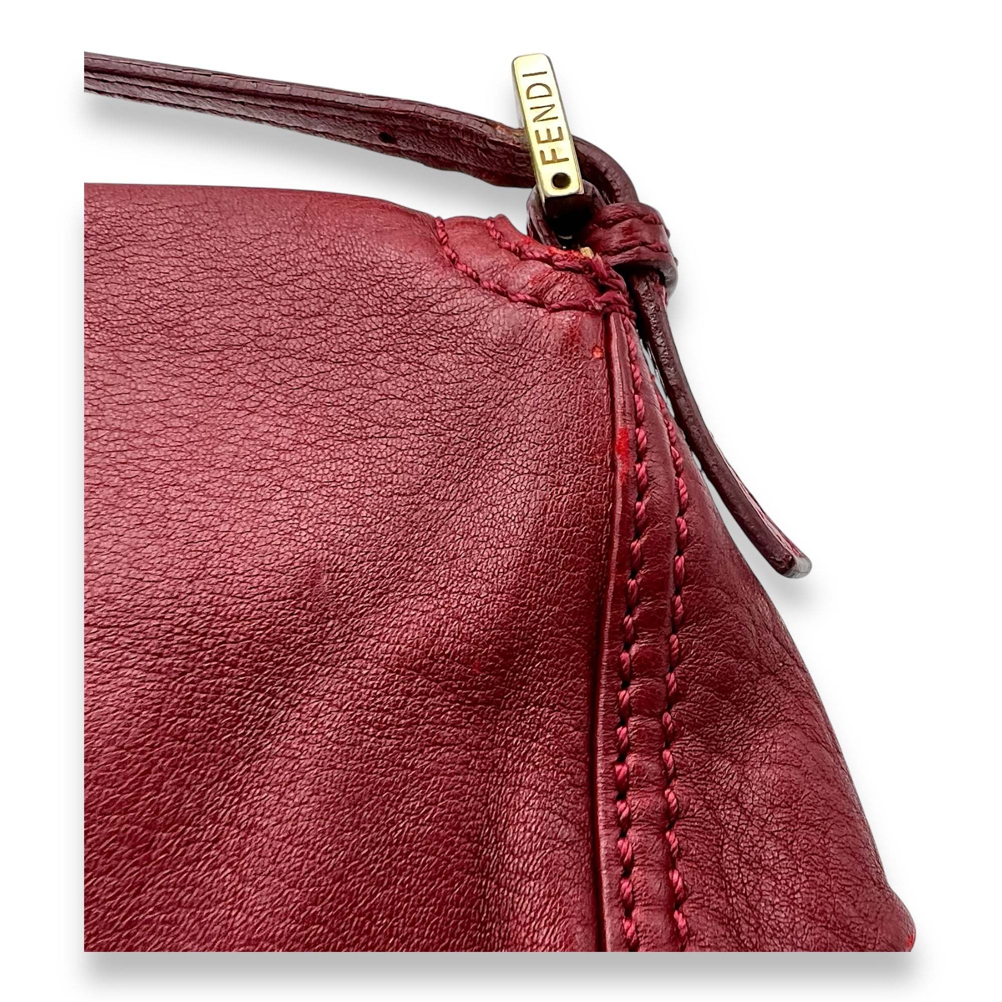 Fendi Baguette Shoulder Bag Red in Calfskin, Gold hardware_8