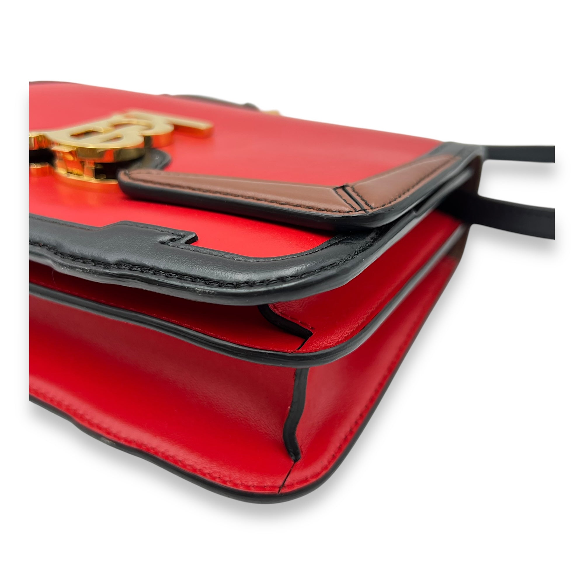 Burberry  TB Red Crossbody Bag in Calfskin, Gold hardware_6