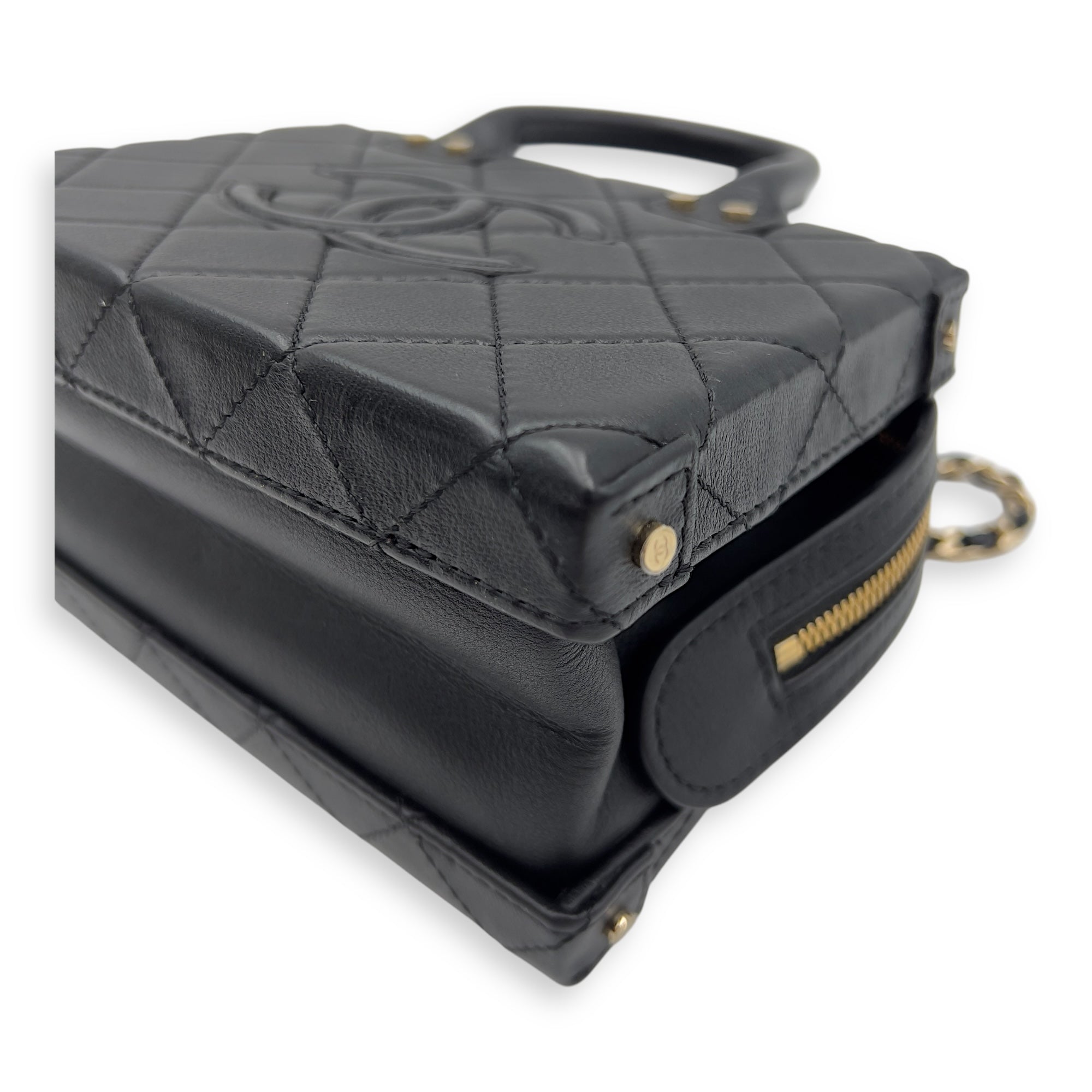 Chanel CC Black Top Handle Bag in Calfskin, Gold hardware_6