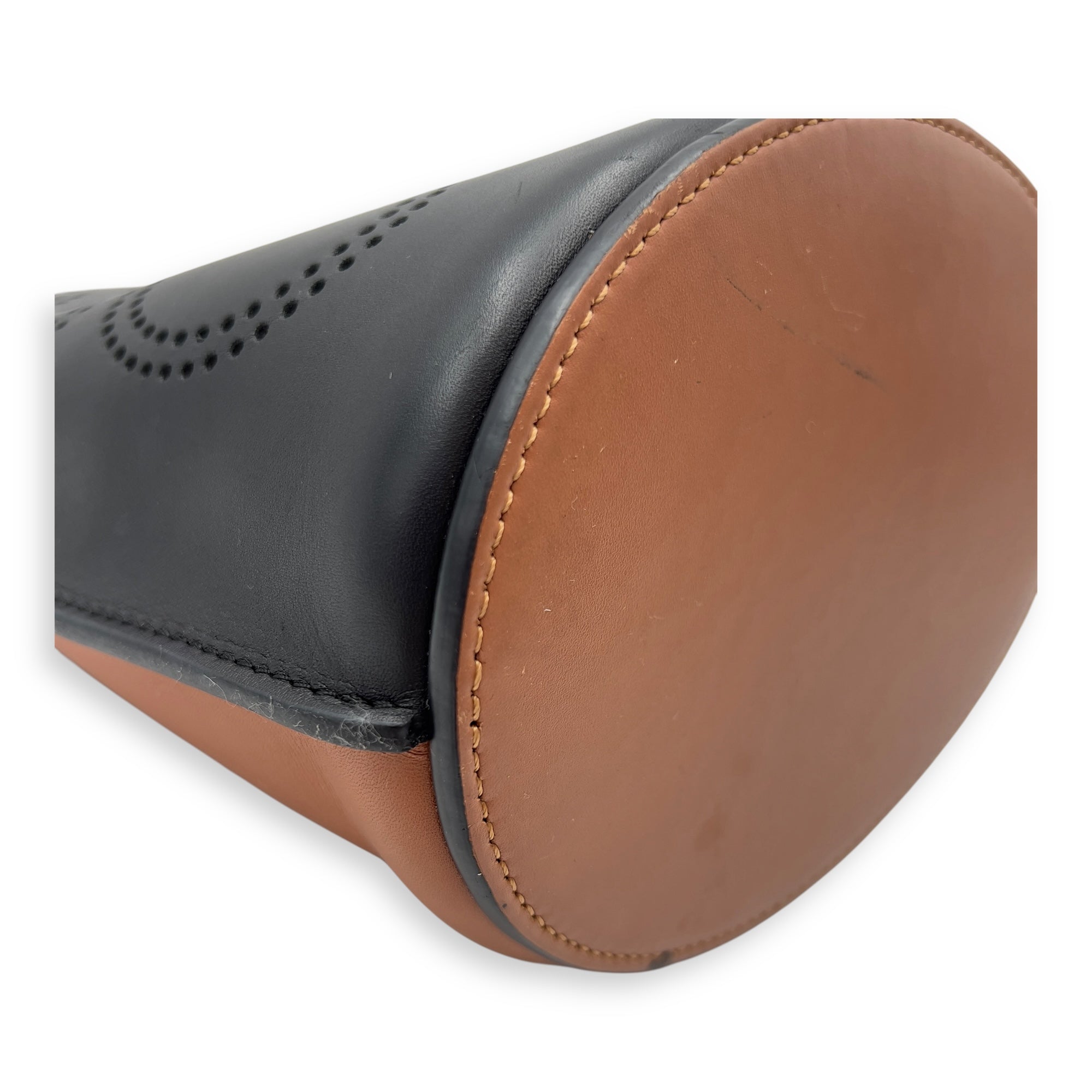 Loewe Anagram Shoulder Bag Brown in Calfskin, Gold hardware_6