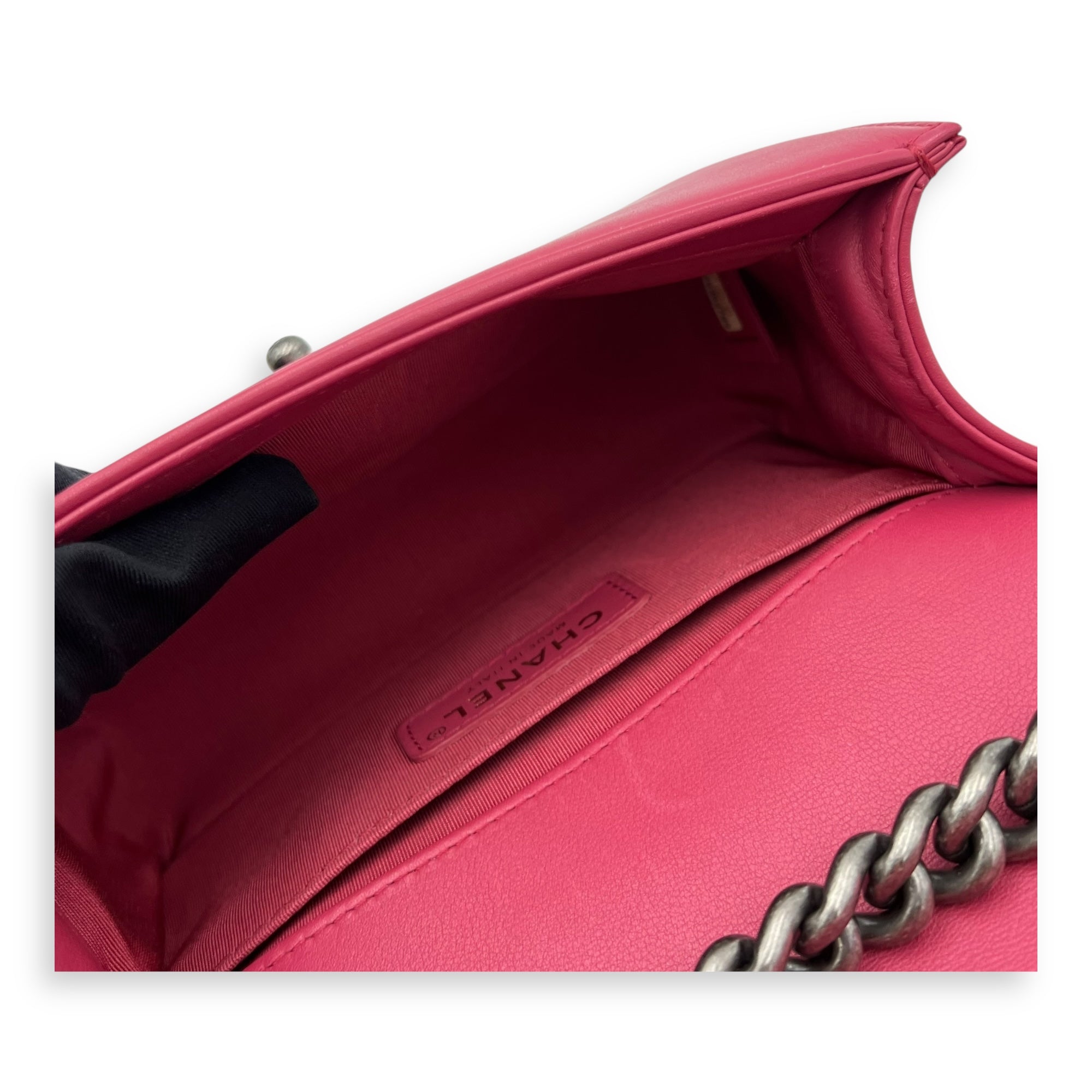 Chanel Boy Shoulder Bag Pink in Calfskin, Ruthenium hardware_8