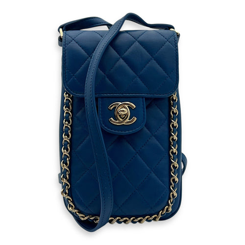 Chanel CC Pouch Blue in Lambskin, Gold hardware_8