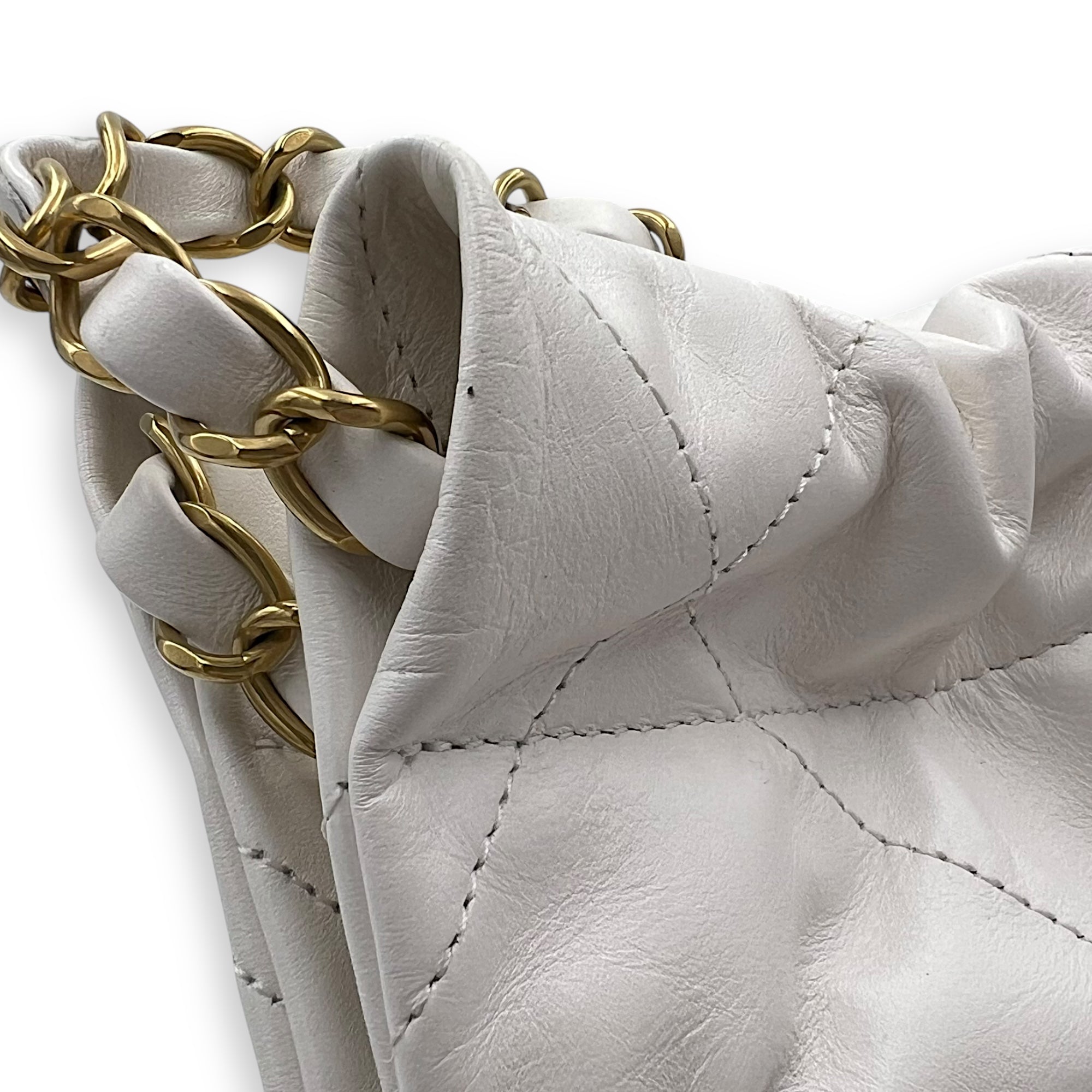 Chanel 22 Tote White Tote Bag in Calfskin, Mixed hardware_8