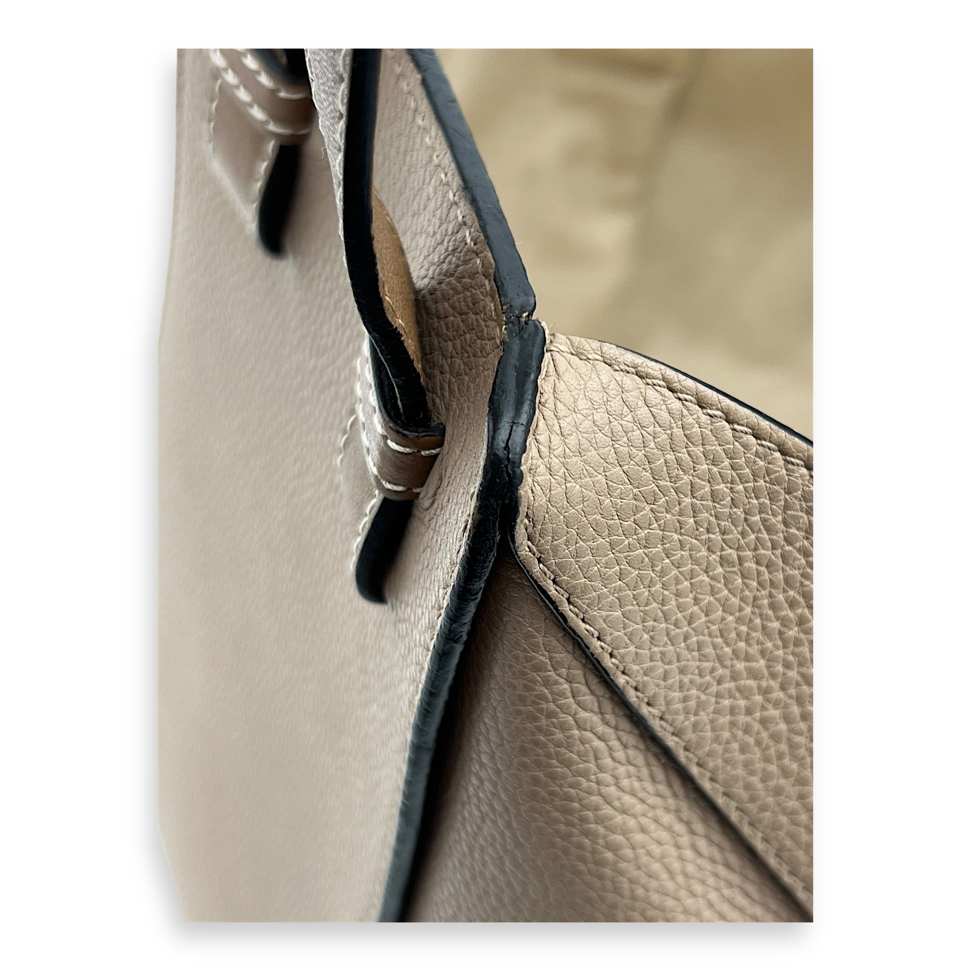 Loewe Hammock Shoulder Bag Small Beige in Calfskin, Gold hardware_5