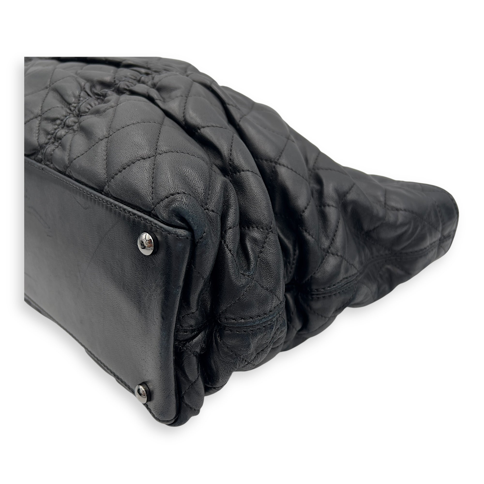 Chanel Gathered Quilted Tote Bag Black in Lambskin, Gunmetal hardware_6