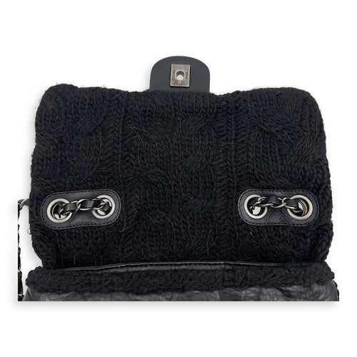 Chanel Paris Edinburgh Chic Knit Shoulder Bag Black in Calfskin, Silver hardware_8