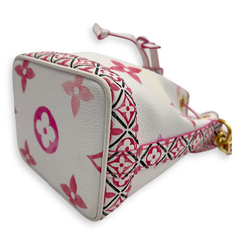 Louis Vuitton By The Pool Noe Nano White Bucket Bag in Coated Canvas, Gold hardware_10