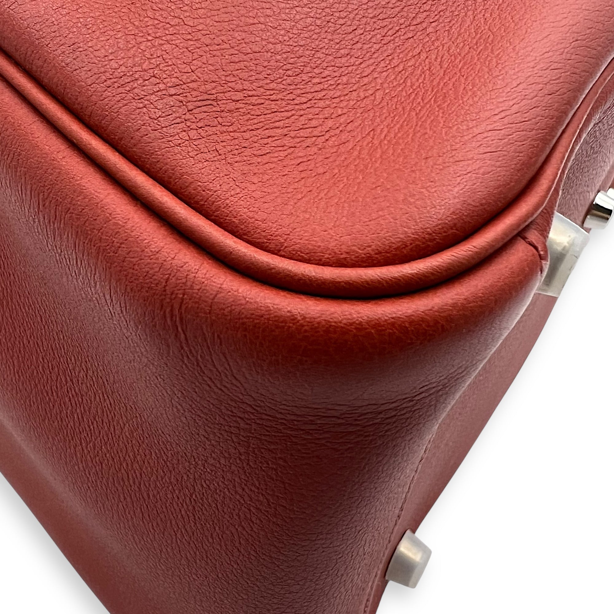 Hermès Lindy 30 Red Shoulder Bag in Clemence, Palladium hardware_7