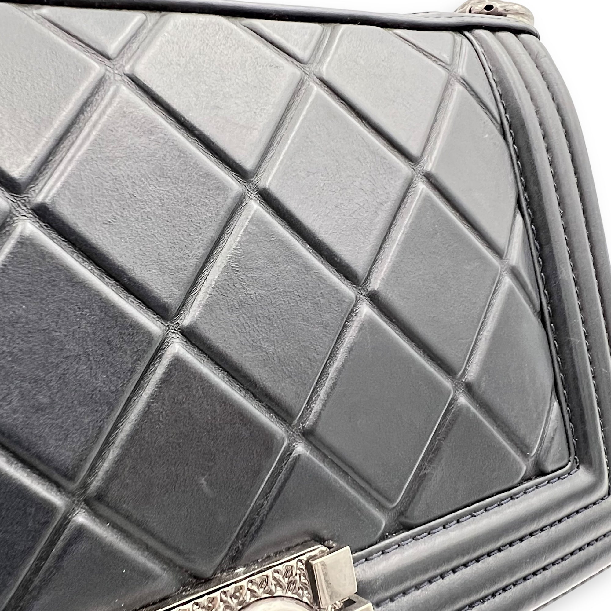 Chanel Boy Medium Blue Shoulder Bag in Lambskin, Ruthenium hardware_8