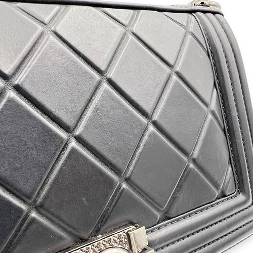 Chanel Boy Medium Blue Shoulder Bag in Lambskin, Ruthenium hardware_8